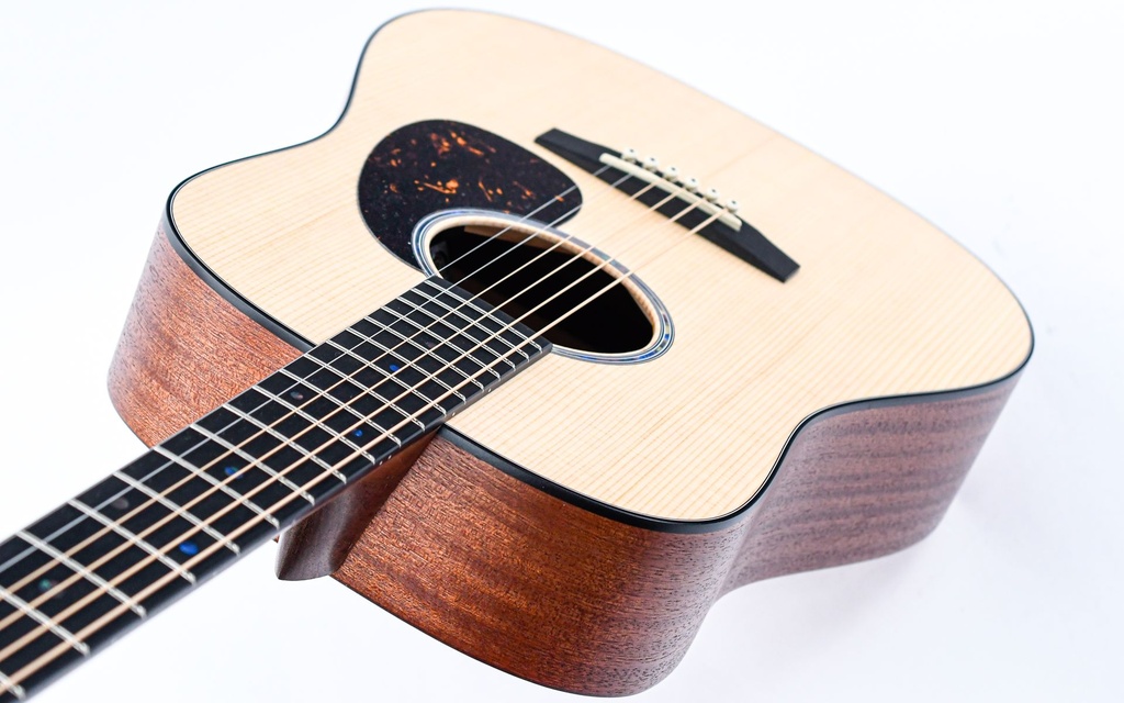 Martin Dreadnought Junior DJRE | The Fellowship of Acoustics